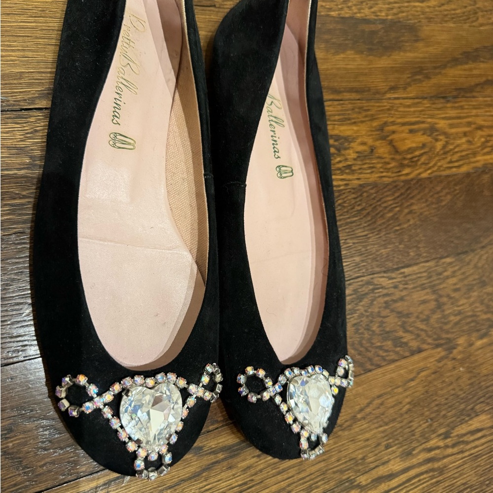Gently worn Pretty Ballerinas Elegant Black suede Flats with Crystals sz 7